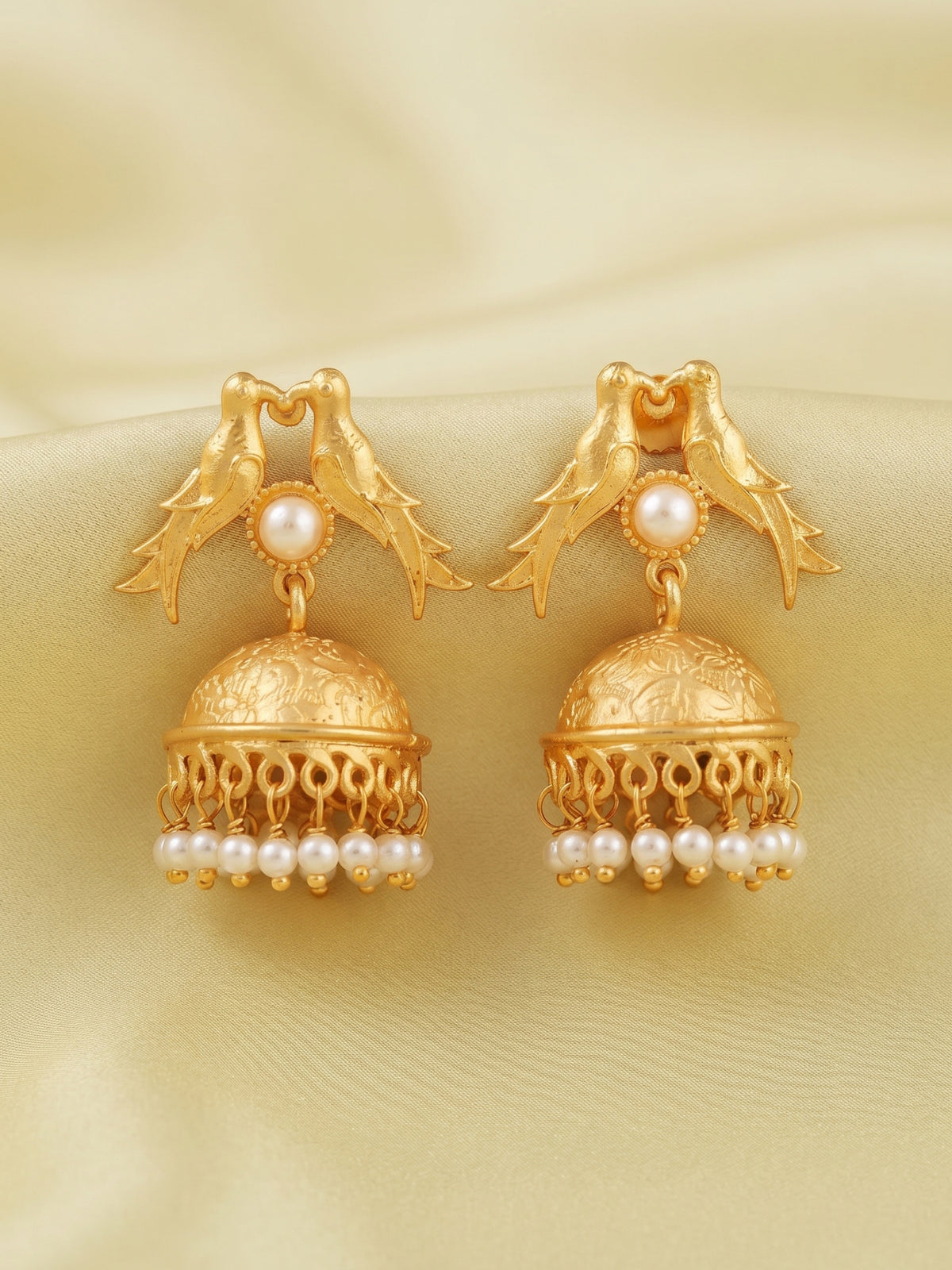 Maira Pearl Jhumka
