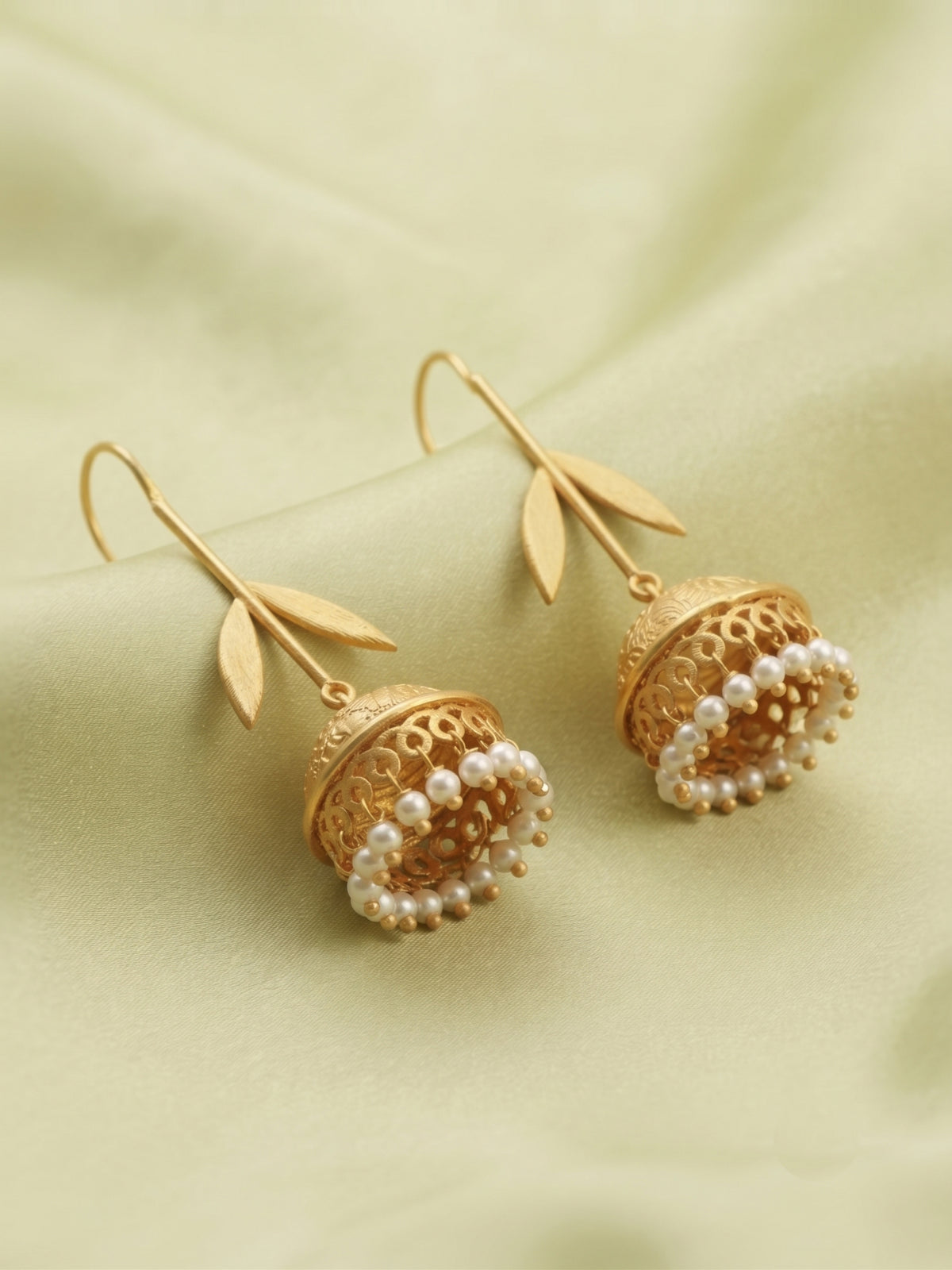 Vanya Gold Jhumka