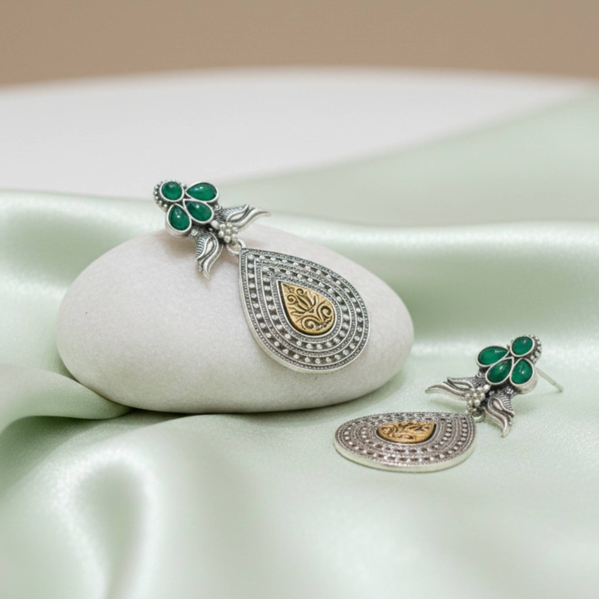 Bewitching Bird Motiff Earrings